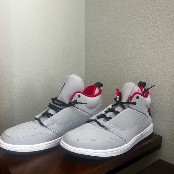Brand New NIKE AIR JORDAN fadeaway ‘wolf grey’ - Picture 10 of 14